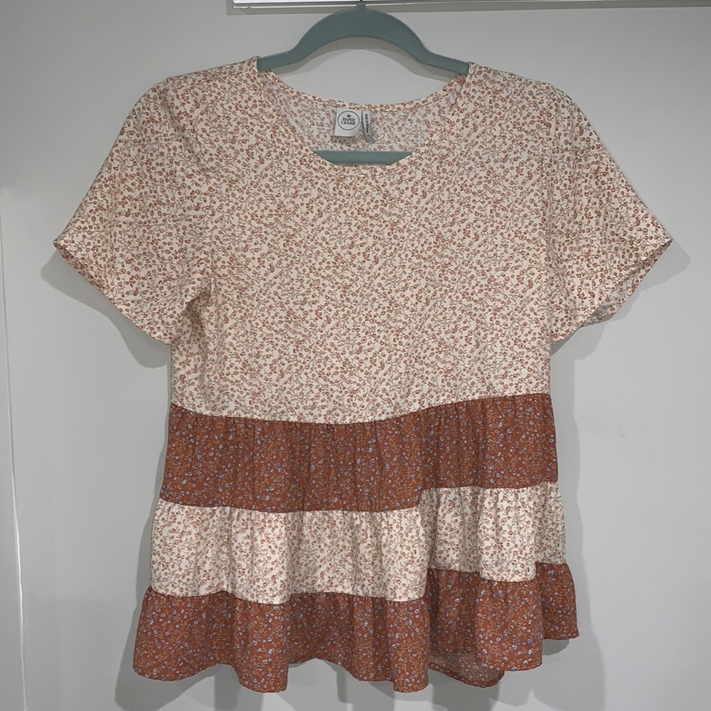 Cute flowy shirt